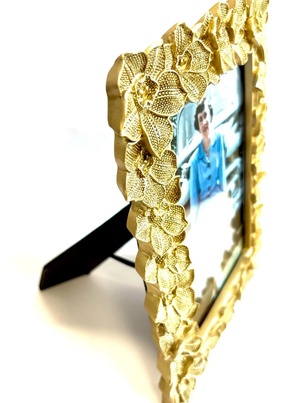Nanette Lepore Vintage Style Picture Frame Gold Resin Orchid Design F571009